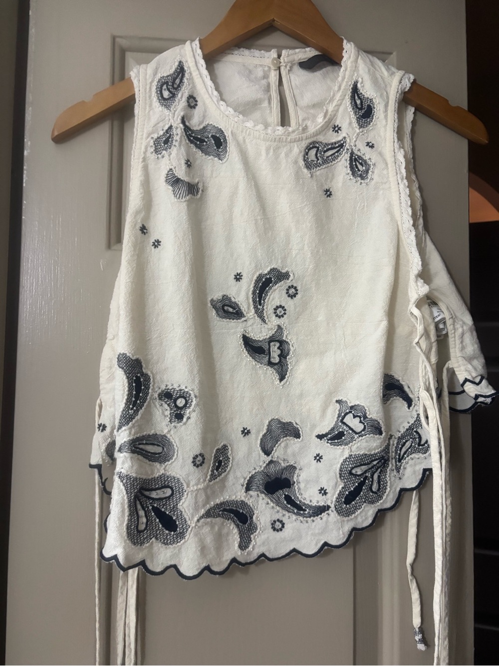 Zara White Sleeveless Embroidered Tank with Navy Paisley